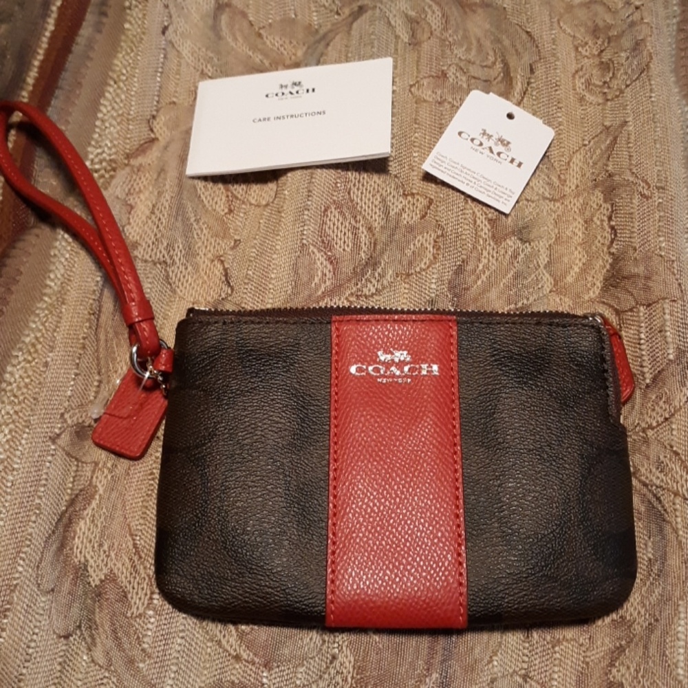New without tags Coach Wristlet